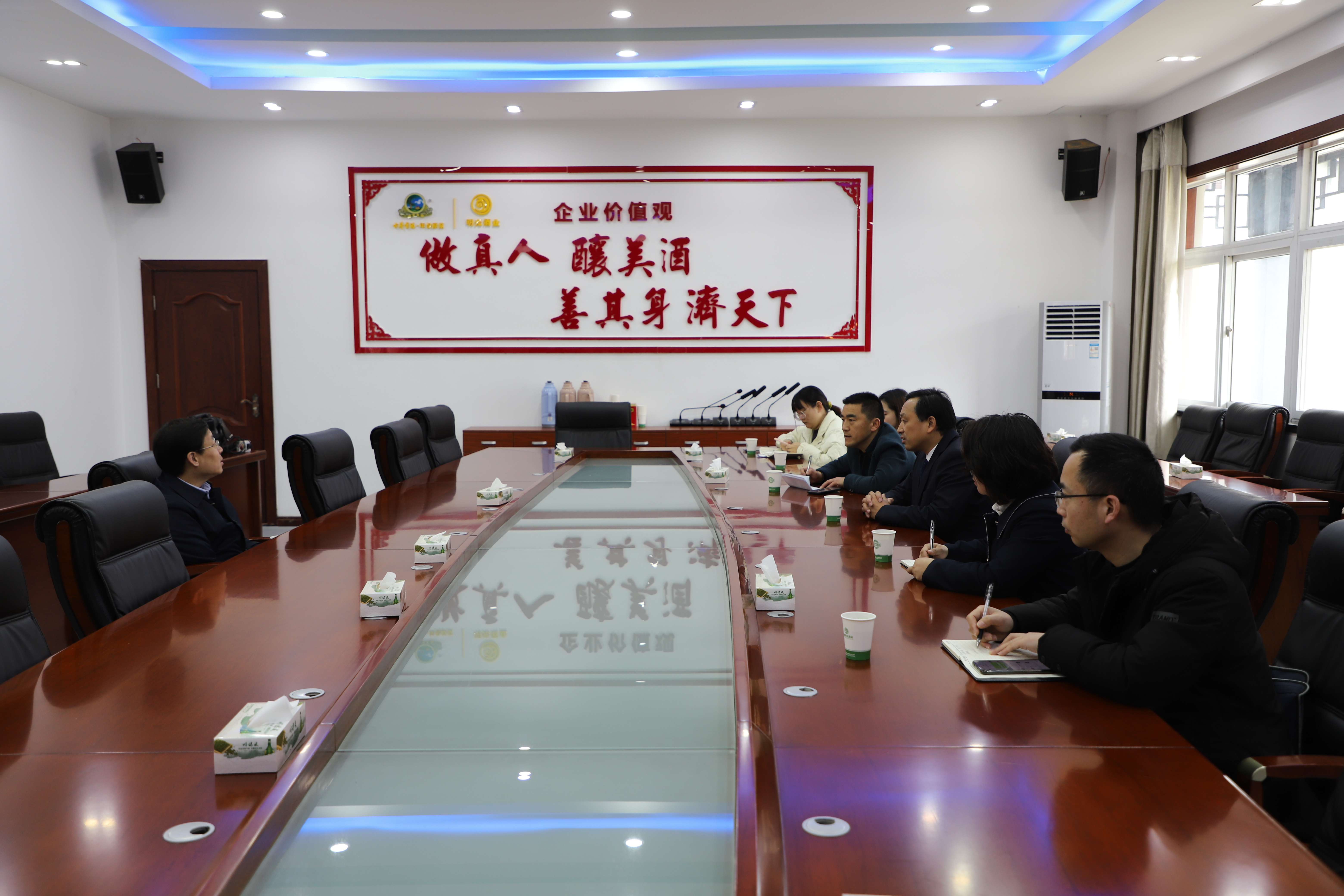 滁州电视台采访报道c7娱乐酒业