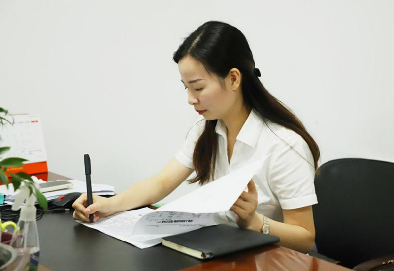 明酒女子多奇志 巾帼何须让须眉——记明酒销售公司郑秋凤