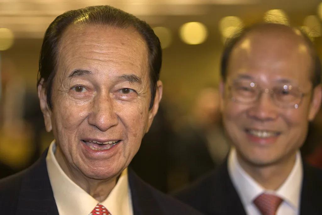 澳门正版挂牌游戏，探索未来的机遇与挑战（2025新澳门正版挂牌），澳门正版挂牌游戏，未来机遇与挑战的探索（2025新趋势展望）