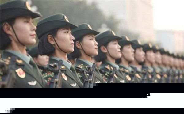 女兵图片，展现力量与荣耀，女兵风采，力量与荣耀的展现