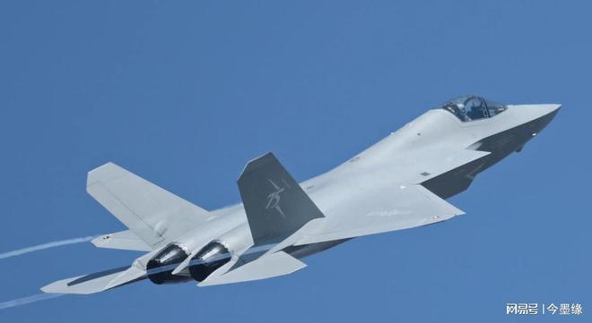 F-35B战斗机，空中霸主的技术奇迹与战略支柱，F-35B战斗机，技术奇迹与战略支柱的空中霸主